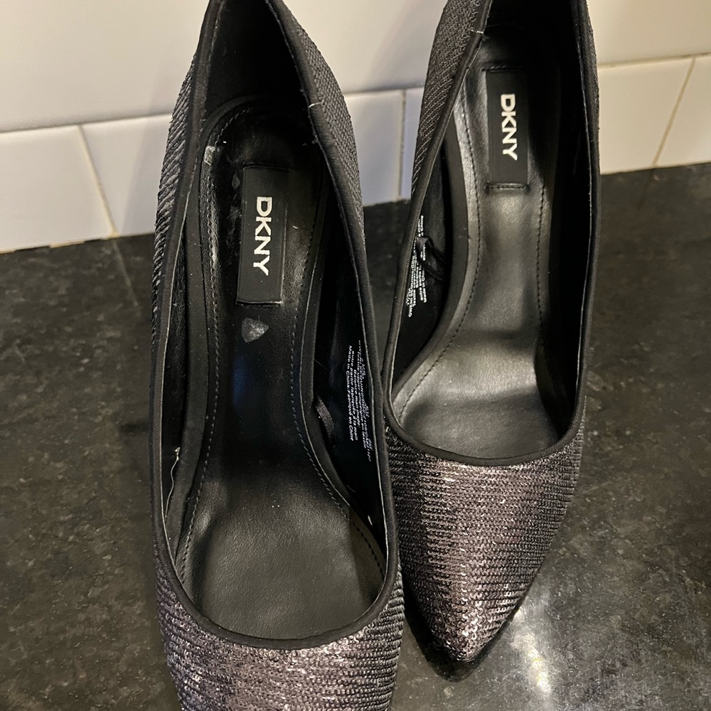 Dkny heels - Picture 3 of 8